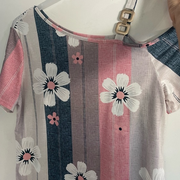Temu Off-one-shoulder Pretty Floral Striped Women's Top in size large - Picture 3 of 10